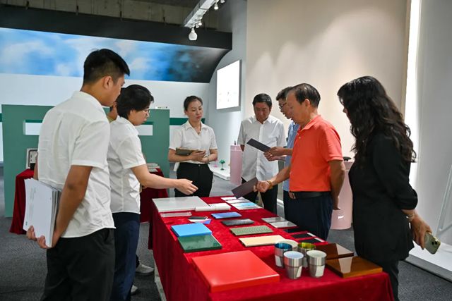 安徽墙煌科技考察团到访晨光产业园 聚焦陶瓷水漆 共话合作！