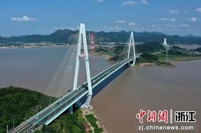 北新涂料丨大桥油漆为“架海之梁”披上“深海战甲”