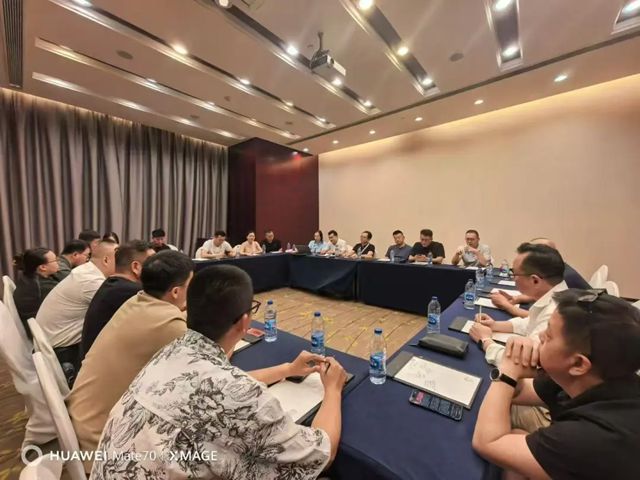 数码彩亮相2025艺术涂料青年论坛，陈立文成“中国艺术涂料青创荟”首批成员