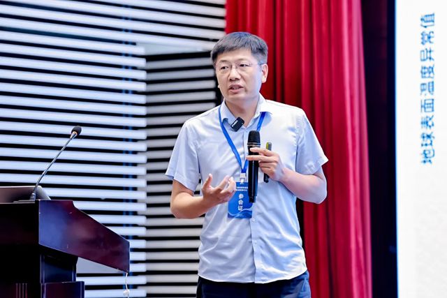 富思特无电制冷涂料亮相“2025城市更新低碳建筑技术应用论坛”，引领建筑节能新方向