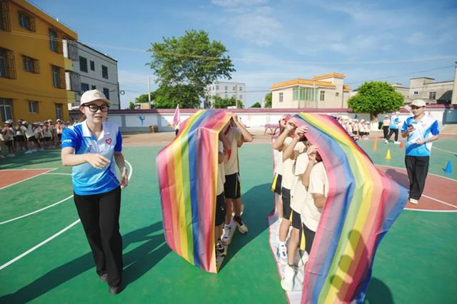 立邦中国携手湛江钢铁爱心帮扶东简小学、龙水小学，用色彩守护儿童成长