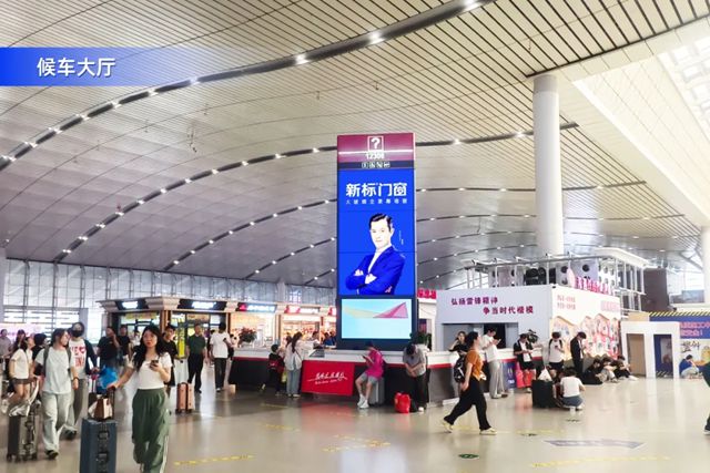 新标门窗双节霸屏高铁枢纽，品牌声浪再掀巨潮！