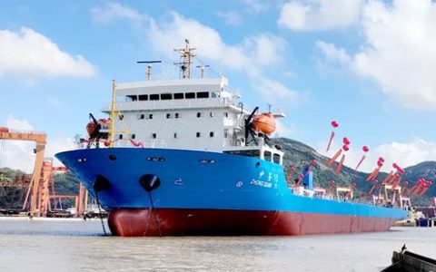 鱼童漆护航 “中荃 10” 与 “AWIE ASANTE” 开启新航程