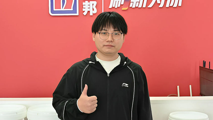 都说市场不好做，他却在逆势增长！这位涂二代的底气何来？——专访湖南湘家建材有限公司总经理熊炜彬