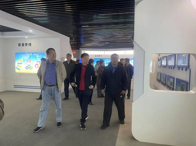 天津市武清区人大主任点赞华豹公司创新