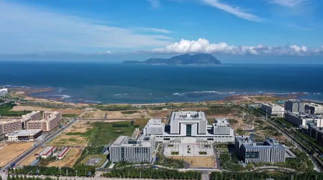 久诺外墙一体板定制化解决方案为中国海洋大学筑牢时光防线！