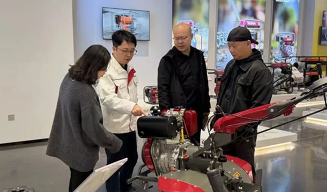 三峡油漆赴威马农机参观交流