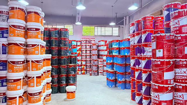 “别轻易下车！”：涂料大商的生存智慧，远见比努力更重要