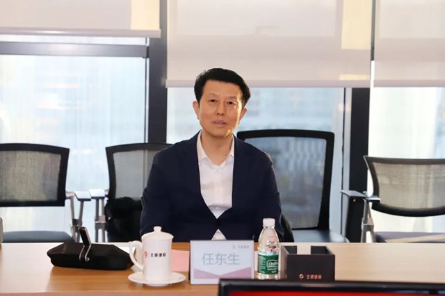 天津经开区管委会党委常委、管委会副主任任东生一行到北新建材开展合作交流