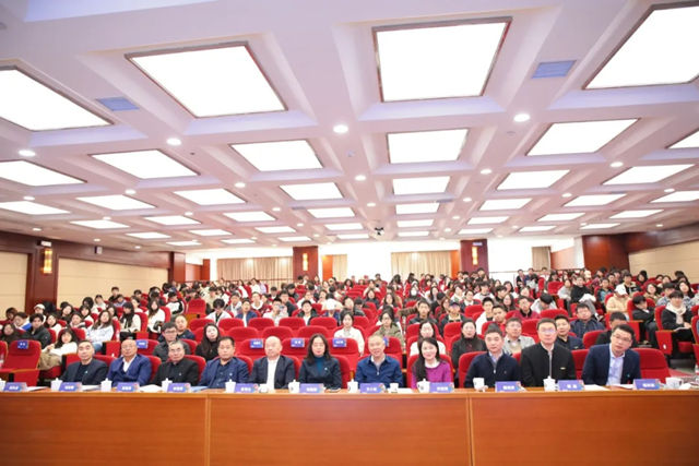 展辰新材&玛格定制家居“家居涂装与色彩实验室”正式揭牌！