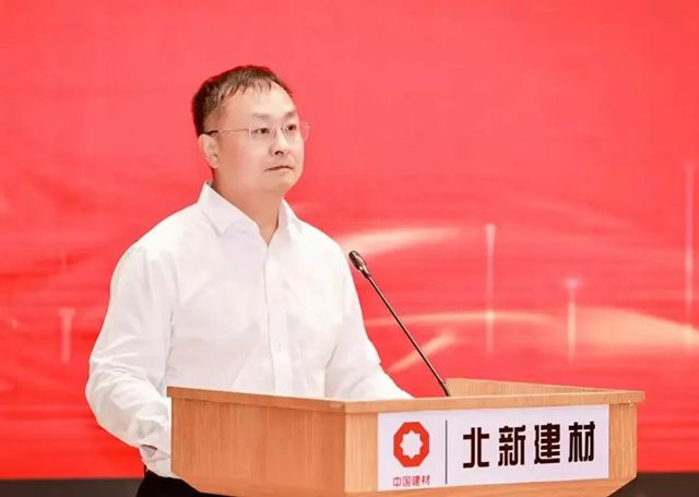 大隐于水 | 刘博士破产、德成退出、雨虹海外战略狂飙突击、北新进入管理时代——2025年中国防水八大新闻/事件回顾与综述