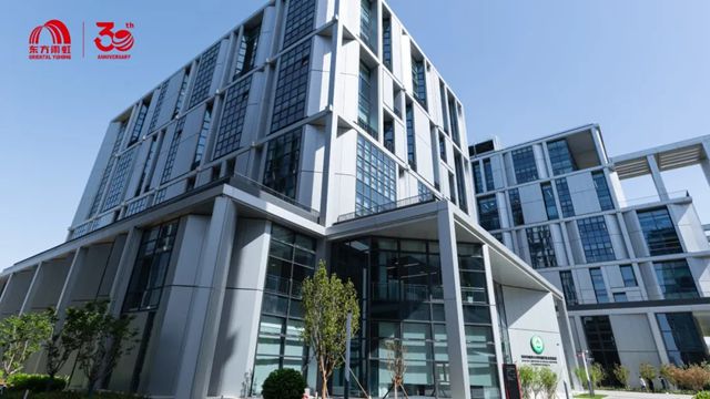 荣耀加冕！东方雨虹荣获“年度品牌价值奖”！