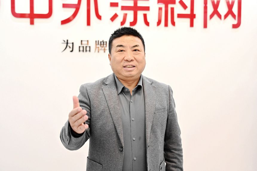 行业整体承压,他却逆势增长|价值回归,才是穿越周期的破局关键——专访中国建筑材料流通协会副会长、协会涂料防水经销商专业委员会副主席、湖南海谊建材有限公司董事长邹今友博士
