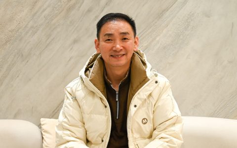 内卷时代他靠“刷墙绝活”赢麻了！成都华阳立邦店20年做难而正确的事