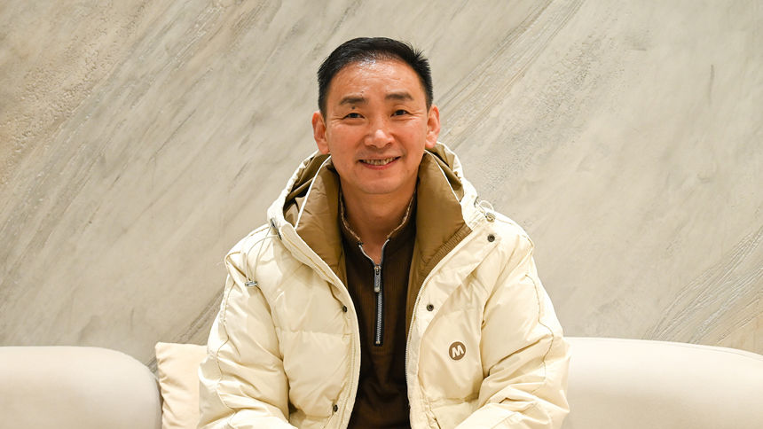 内卷时代他靠“刷墙绝活”赢麻了！成都华阳立邦店20年做难而正确的事