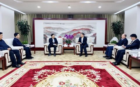 山西省副省长汤志平一行到访中国建材集团