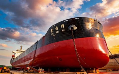 双瑞涂料高效交付“金海辉”轮有机硅防污工程，5天工期树立行业高效范例