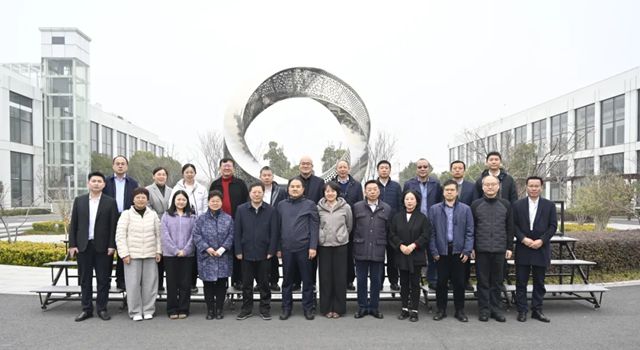 焦点凯伦 | 金属屋面技术分会、围护系统分会蔡昭昀秘书长一行莅临凯伦股份观摩交流
