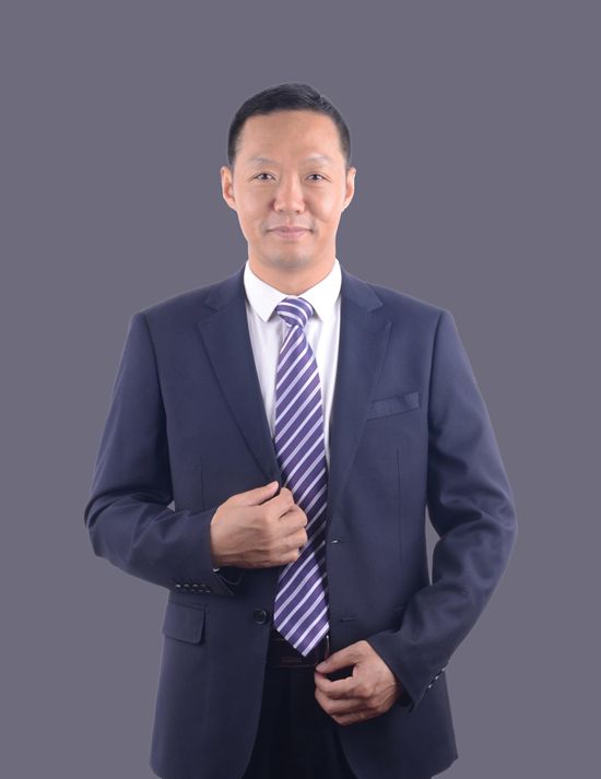 卓玛黎昌鑫25年坚持:用"儿童级健康"腻子，为千万家庭筑牢健康底墙!