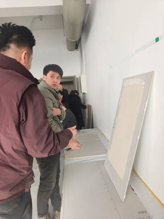 沧州建海五金装饰携战略合作客户走进德爱威工厂参观考察