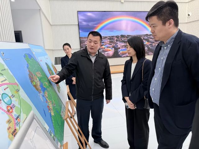 海虹老人与儋州市政府共谋高质量发展新路径