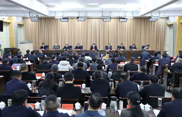 鳄鱼尼卡集团连获市、县两级“表现突出创新型企业” 及 “优秀工业企业”殊荣!
