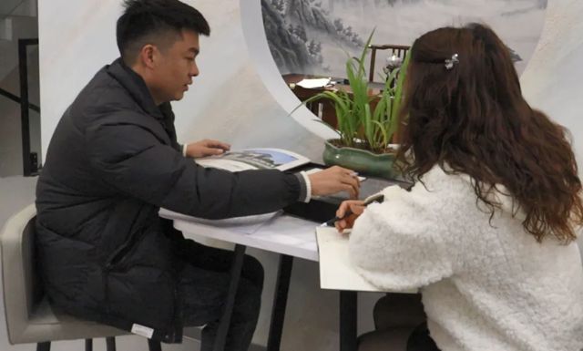 与嘉宝莉并肩十余年,他让本地人装修不踩坑