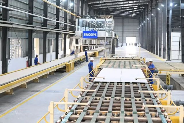 管理在全国两会期间接受《中国建材》杂志专访，详解北新建材的破局密码