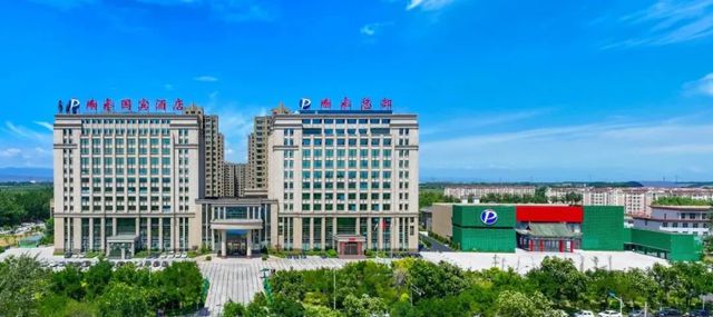 七彩建设荣获鹏飞集团“2025年度优质合作供应商”