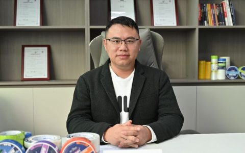 逆增30%！他如何把不起眼的涂料辅材做到年收过亿，远销全球？——专访广州喜美装饰材料董事长江雪斌