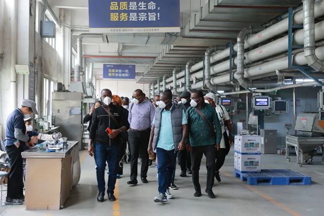加纳代表团到访睿智高科，睿智以环保涂料搭建中非友谊之桥