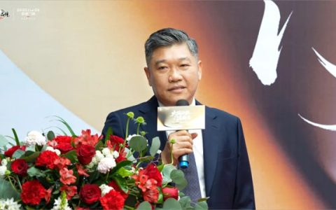 派雅门窗官宣布局入户门