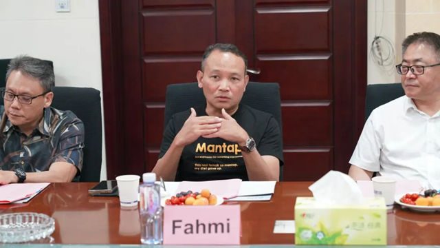 中新绿色产业对话 新加坡考察团到访富思特交流考察