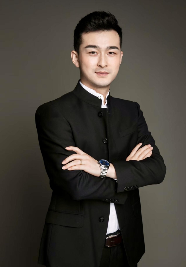 从硅藻泥到微水泥,泥之韵如何跨越行业周期?——专访青岛泥之韵环保壁材创始人董玉志