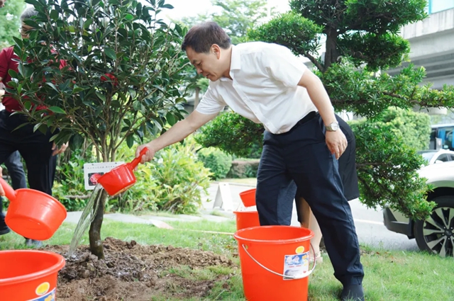 政企同心花为媒 | 科顺股份获市委、市政府感谢信肯定!